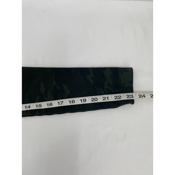 Spanx Seamless Shaping Leggings Green Camo Women's Small - Picture 9 of 9